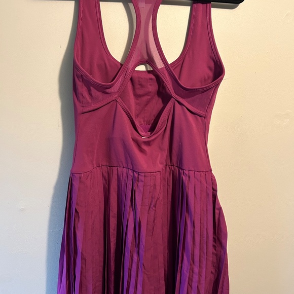 Fabletics Dress Women's Size Medium Berry Blast Hot Shot Pleated Skort dress - Picture 9 of 9